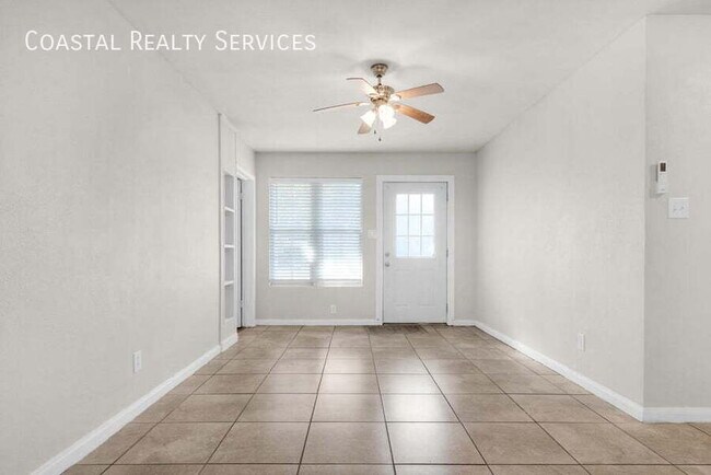 Building Photo - 213 Hawthorne Cir