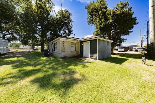 Building Photo - 7917 N Martin Luther King Ave