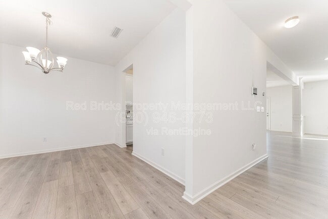 Building Photo - 4698 Selhurst Dr