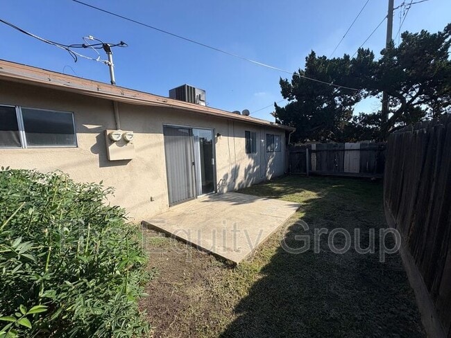 Building Photo - 941 S Demaree St