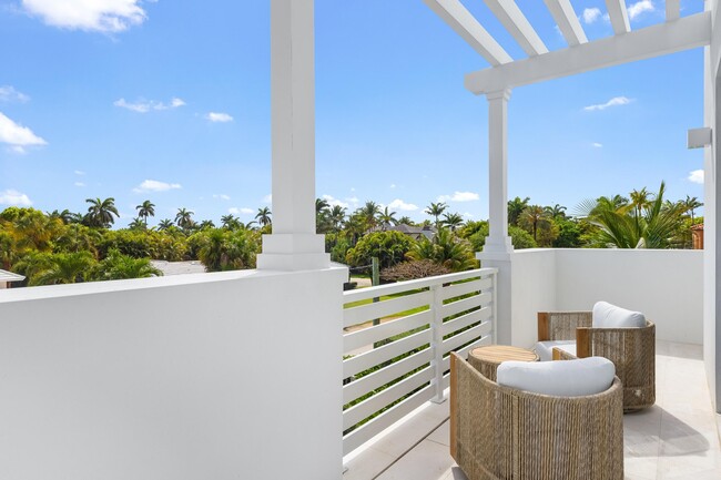 Building Photo - 734 S Ocean Blvd