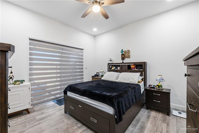 Building Photo - 18 S Marla Ct