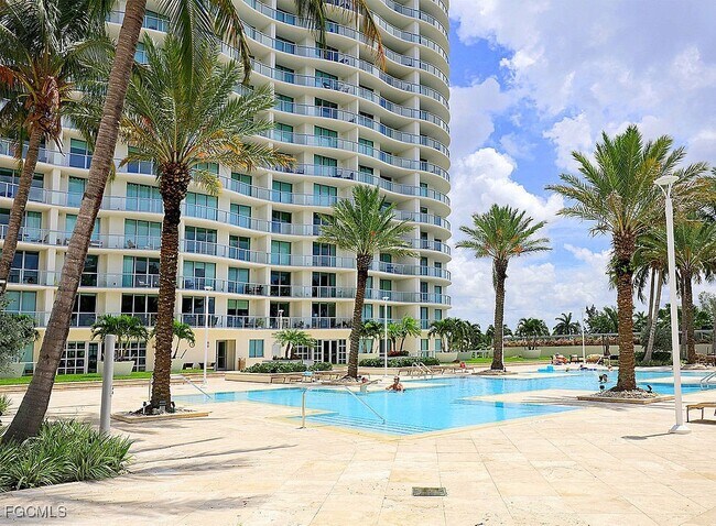 Building Photo - 3000 Oasis Grand Blvd