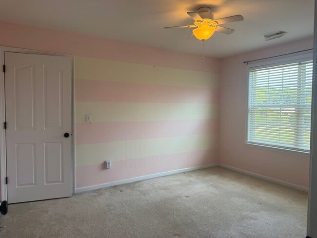 Building Photo - 800 Pinkney Pl