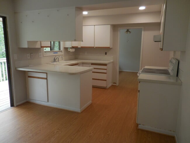 Building Photo - 9908 SW 29th Pl