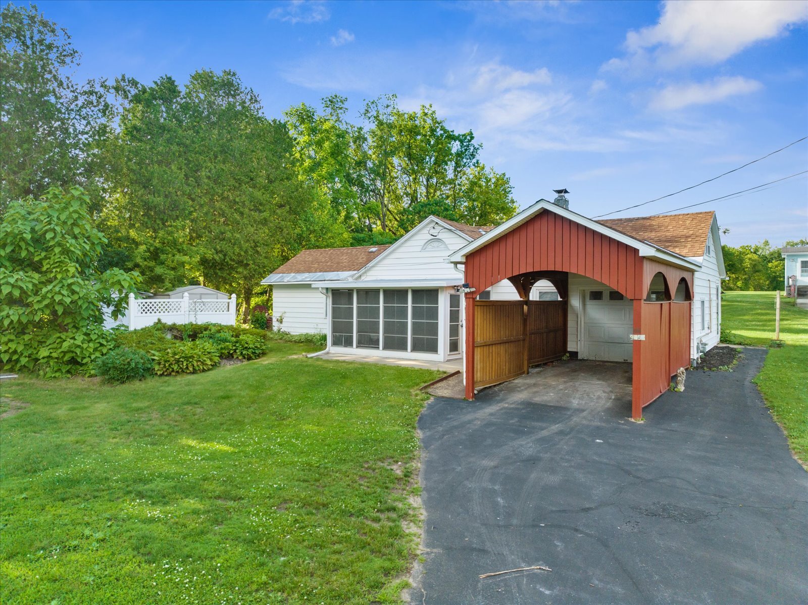 Building Photo - 9453 Maynard Dr