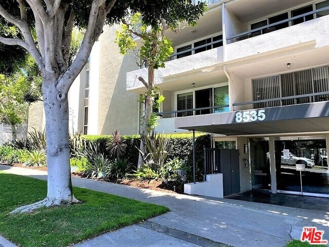 Building Photo - 8535 W Knl Dr