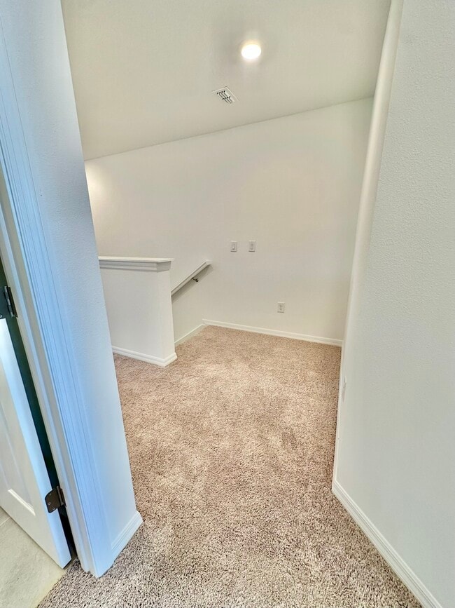 Building Photo - 5425 Tripoli Dr