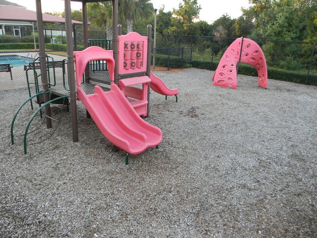 Building Photo - 2370 Sunset Bluff Dr