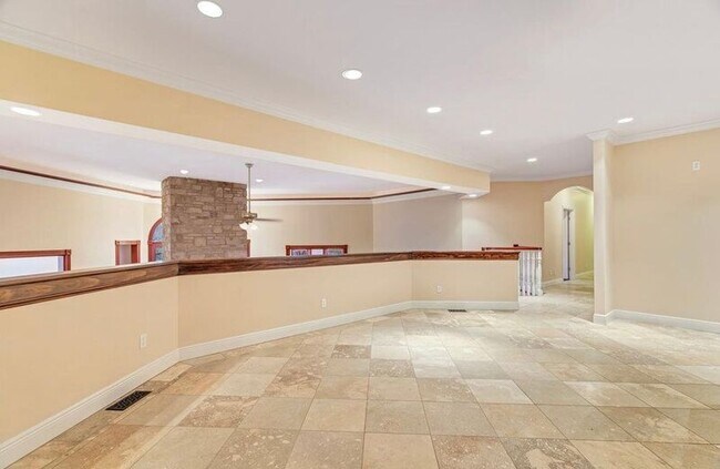Building Photo - 416 Kiefer Creek Rd