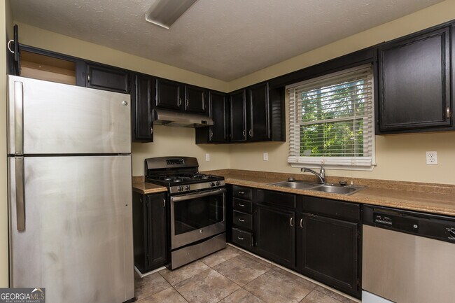 Building Photo - 294 Oak Landing Cir