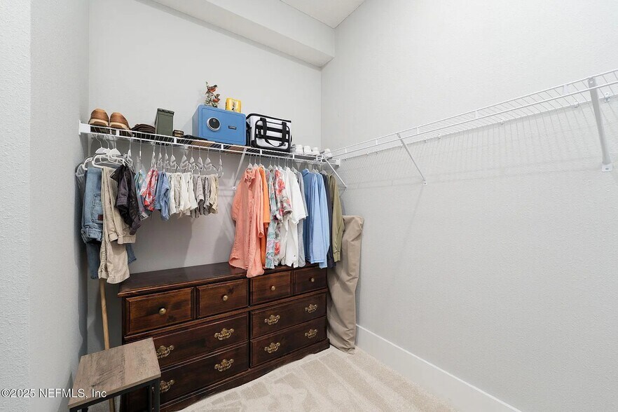 Building Photo - 40 Blue Hampton Dr