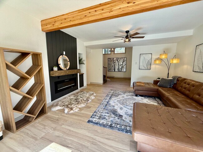 Building Photo - 2945 Aspen Dr