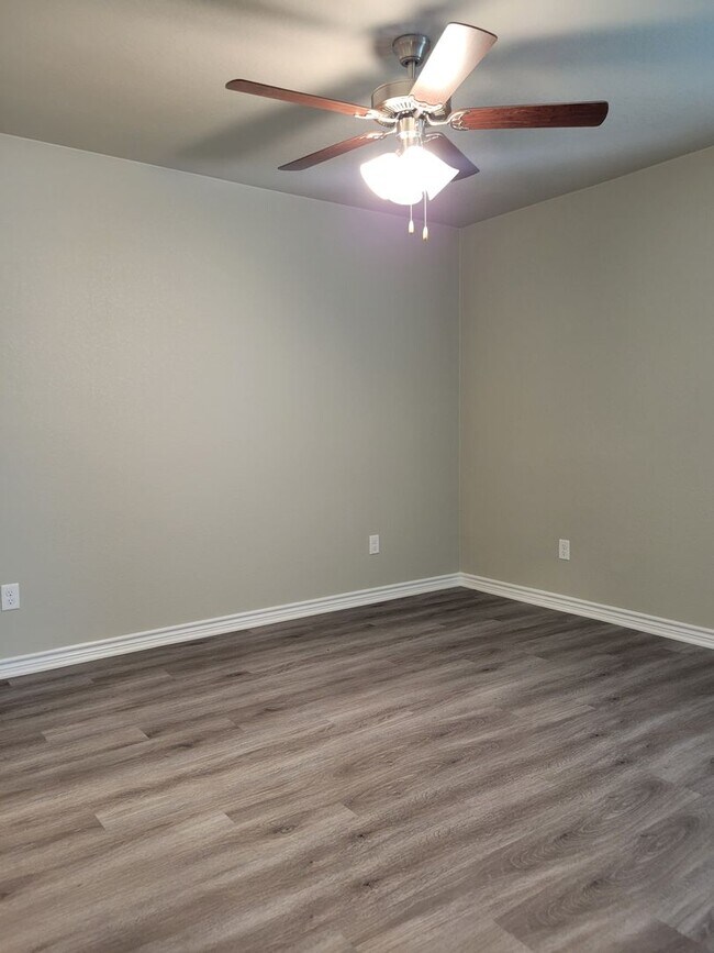 Building Photo - 1606 Pontotoc