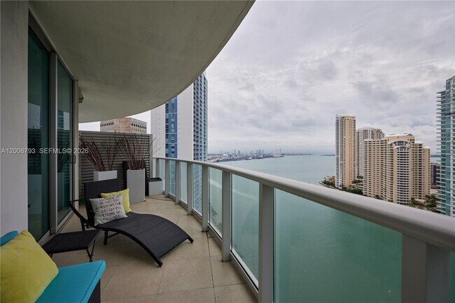Building Photo - 300 S Biscayne Blvd