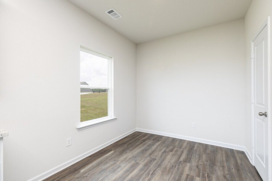 Building Photo - 1405 Sodbuster Dr