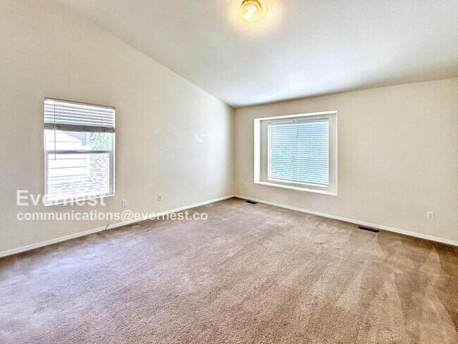 Building Photo - 7324 Edgebrook Dr