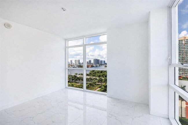 Building Photo - 400 Sunny Isles Blvd