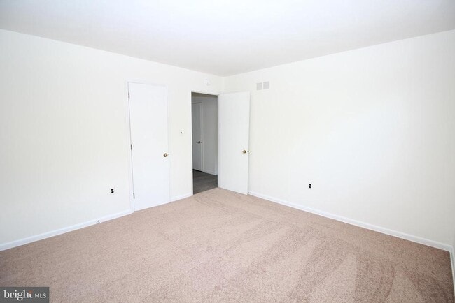 Building Photo - 836 Townsend Blvd