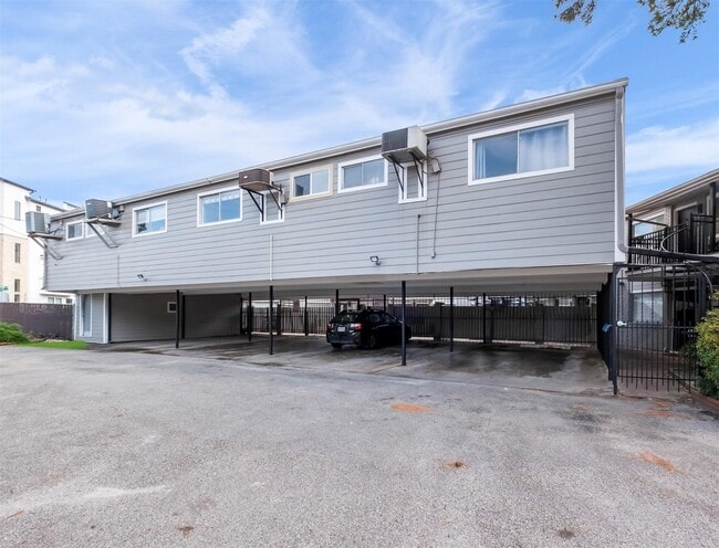 Building Photo - 309 Stratford St