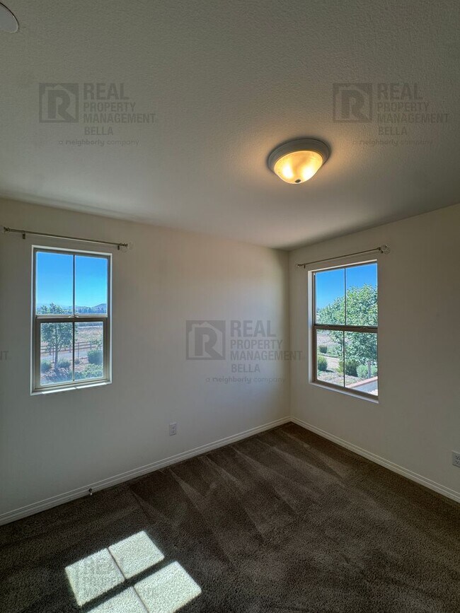 Building Photo - Spacious Menifee Home with Open Floor Plan, Walk-In Closets & Covered Patio