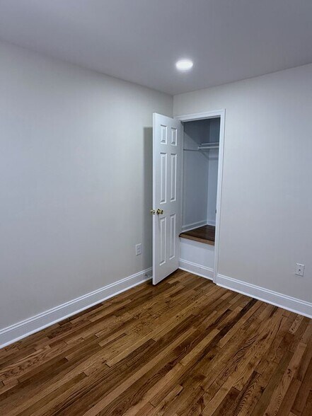 Building Photo - 4056 Edgewood Rd