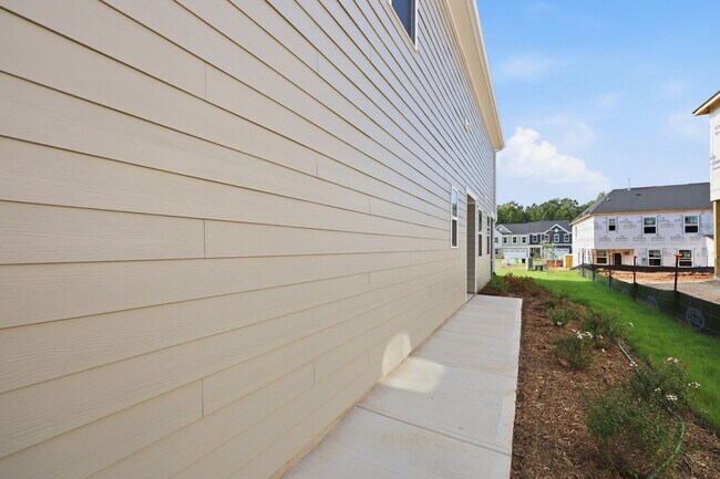 Building Photo - 219 Deercroft Dr