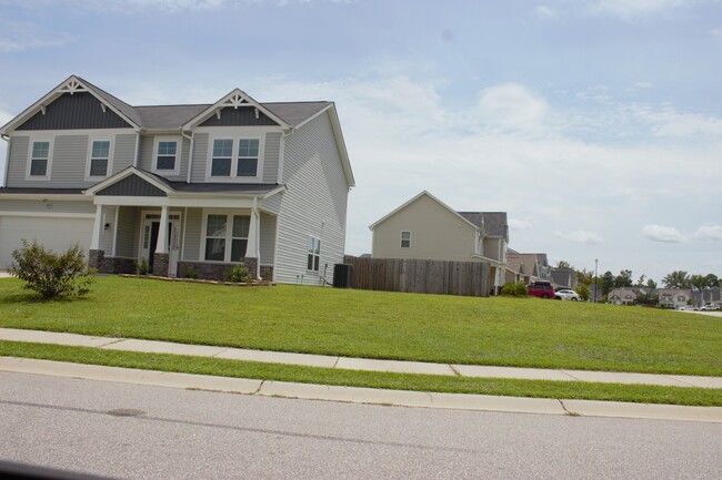 Building Photo - 2143 Stafford Dr