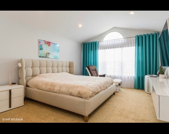 Building Photo - 884 Havenshire Rd