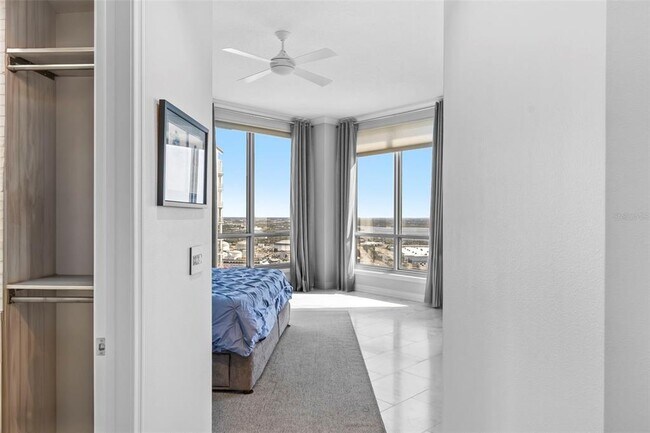 Building Photo - 449 S 12th St