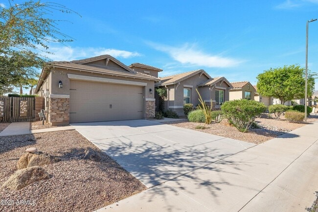 Building Photo - 18467 W Tasha Dr