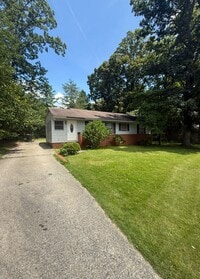 Building Photo - Charming 3-Bedroom Home with Huge Workshop...