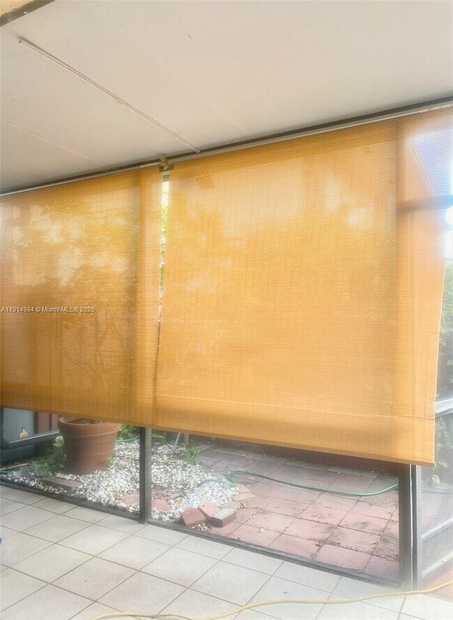 Building Photo - 6568 SW 41st Pl