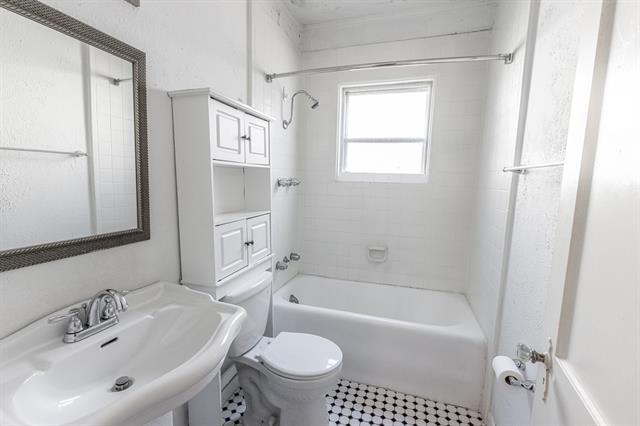 Building Photo - 3901 Prescott Ave