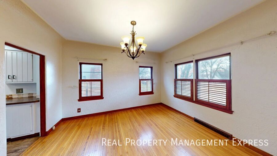 Building Photo - Beautiful 4 Bedroom 1.5 Bath Single Family Home in Central Sioux Falls