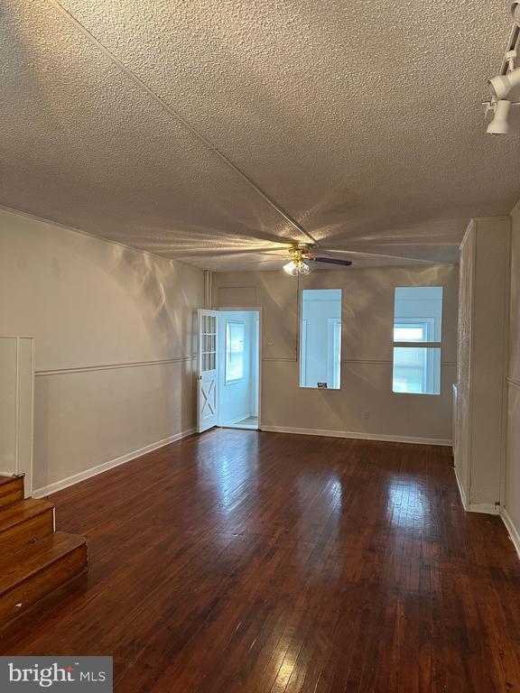 Building Photo - 135 W Courtland St