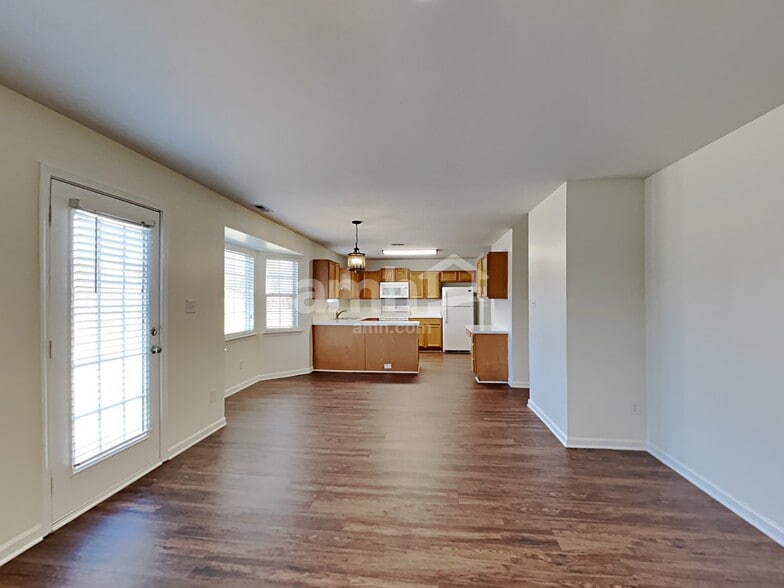 Building Photo - 254 Royalton Rd