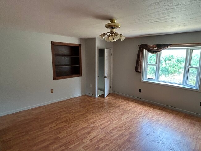 Building Photo - 359 Truce Rd