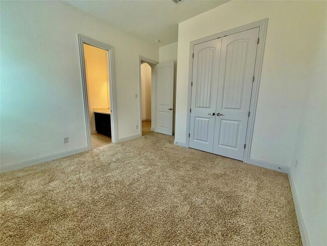 Building Photo - 21413 Merveil Dr