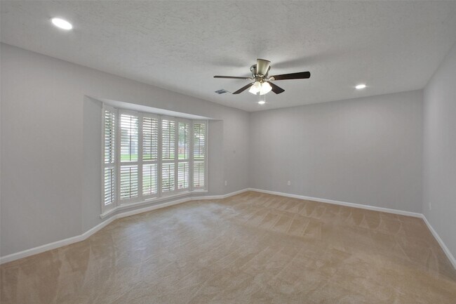 Building Photo - 15815 Baytree Dr