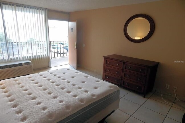 Building Photo - 7900 S Orange Blossom Trail
