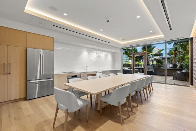 Building Photo - Sky Ala Moana West #2204 — 1BR/1BA/1PK — $...