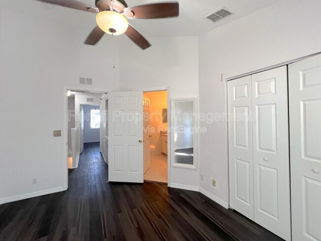 Building Photo - 10036 Poppy Hill Dr