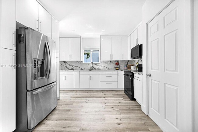 Building Photo - 876 NE 81st St