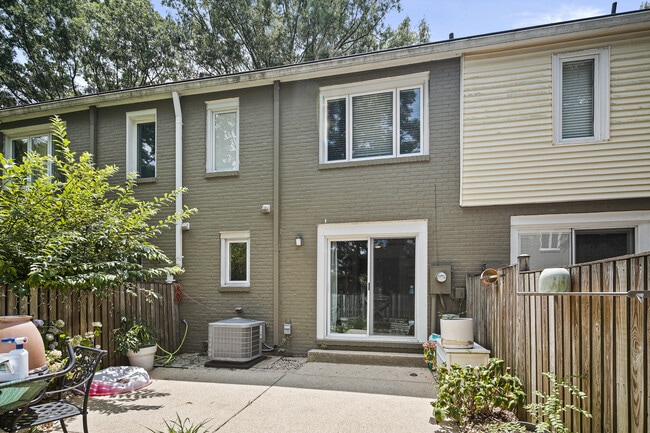 Building Photo - 1006 Dreams Landing Way