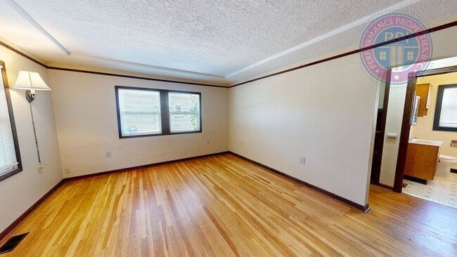 Building Photo - 5329 N Willamette Blvd