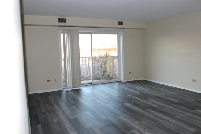 Building Photo - 4500 Beau Monde Dr