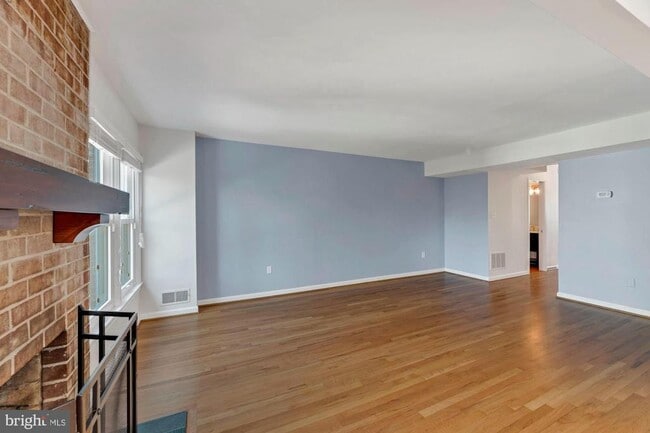 Building Photo - 1028 N Pelham St