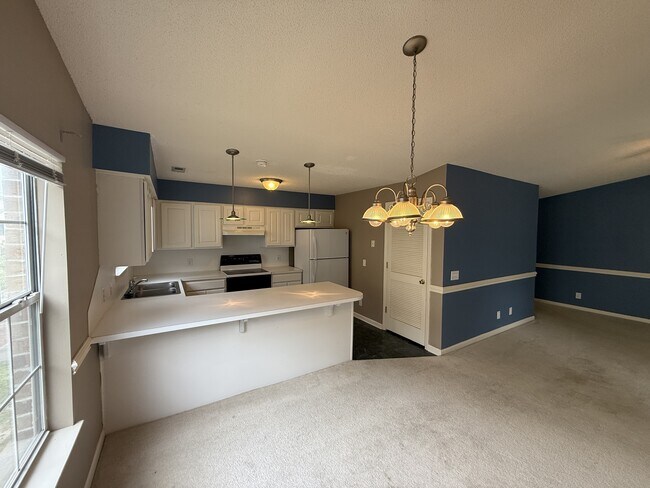 Building Photo - 2804 Mulberry Ln