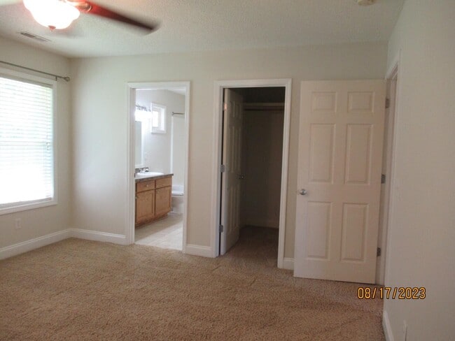 Building Photo - 4690 Great Oak Cir
